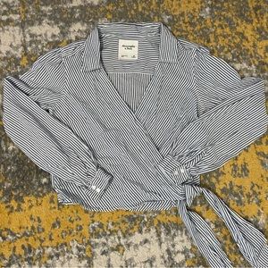 NBW! Abercrombie & Fitch Cropped Wrap Shirt